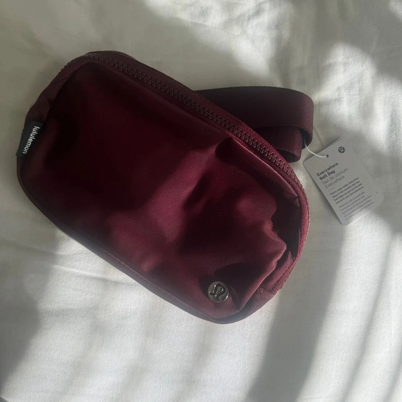 lululemon athletica Handbags - 🆕❤️ Lululemon Everywhere Belt Bag Red Merlot